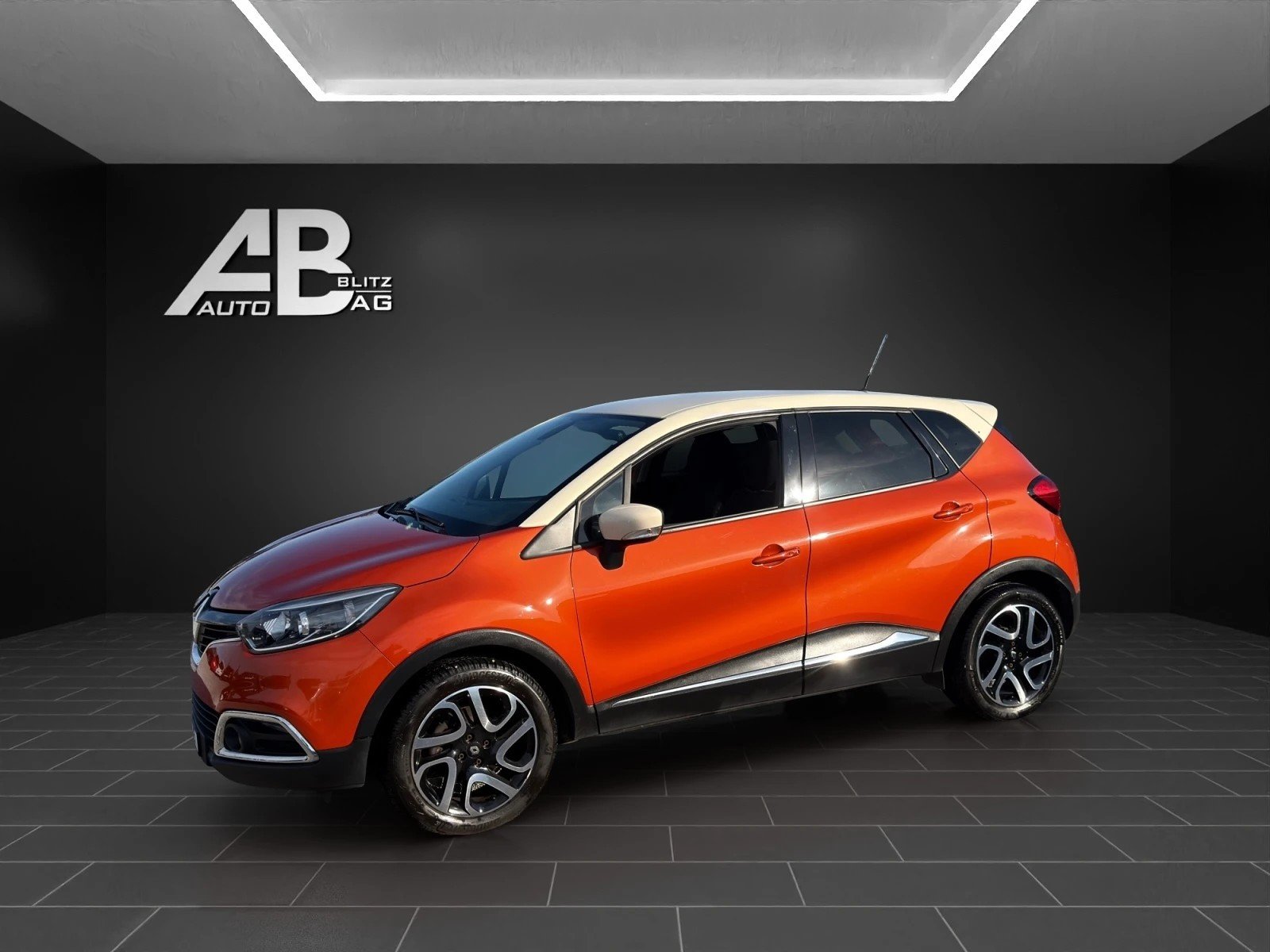 RENAULT Captur 1.2 T 16V Privilège EDC, Petrol, Second hand / Used, Automatic - 2