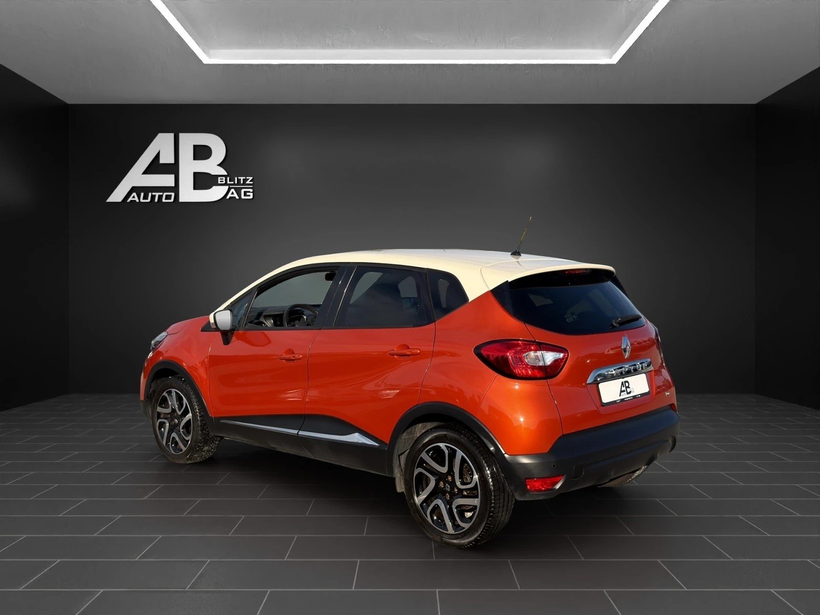 RENAULT Captur 1.2 T 16V Privilège EDC, Petrol, Second hand / Used, Automatic - 3