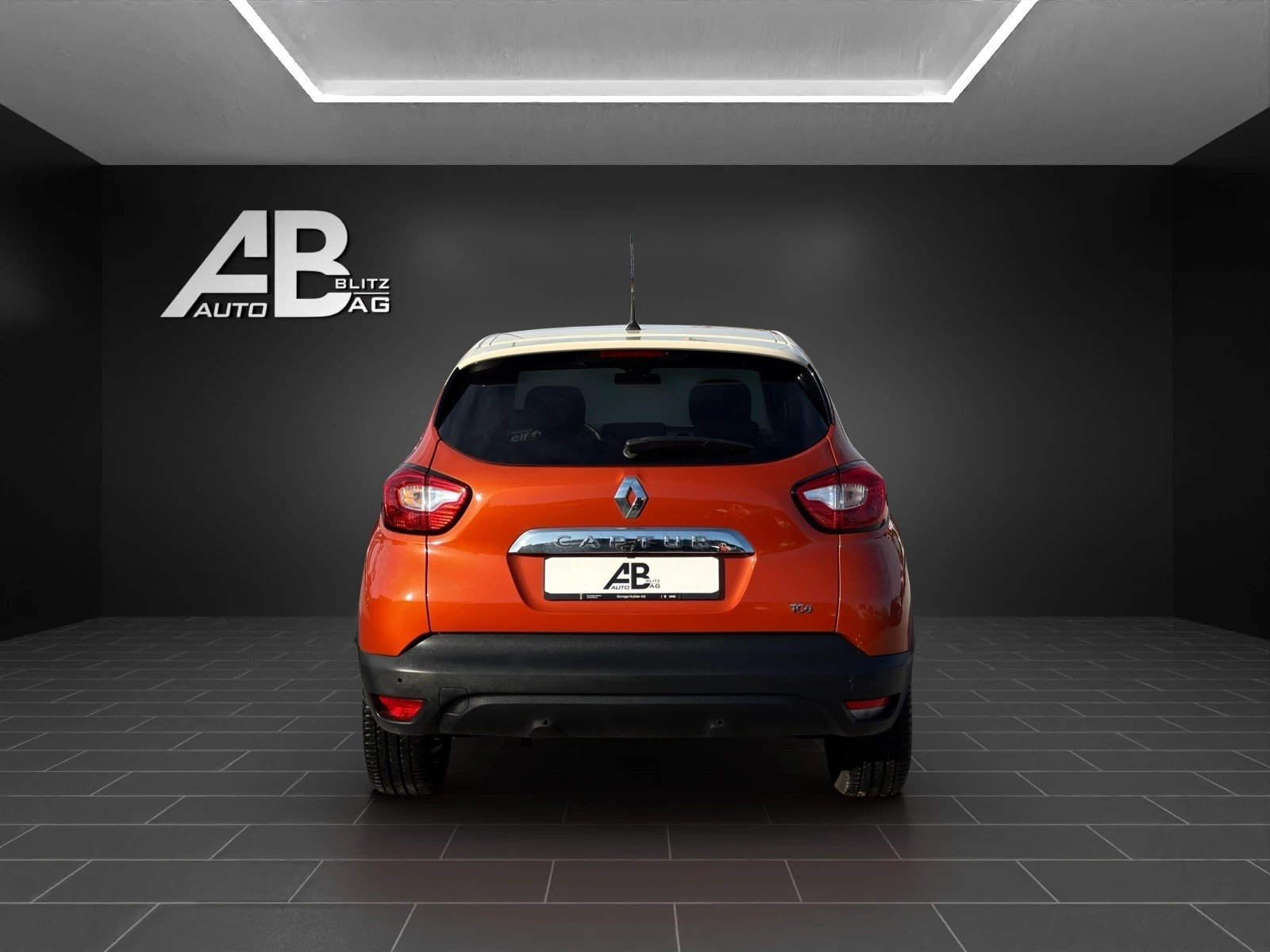 RENAULT Captur 1.2 T 16V Privilège EDC, Petrol, Second hand / Used, Automatic - 4