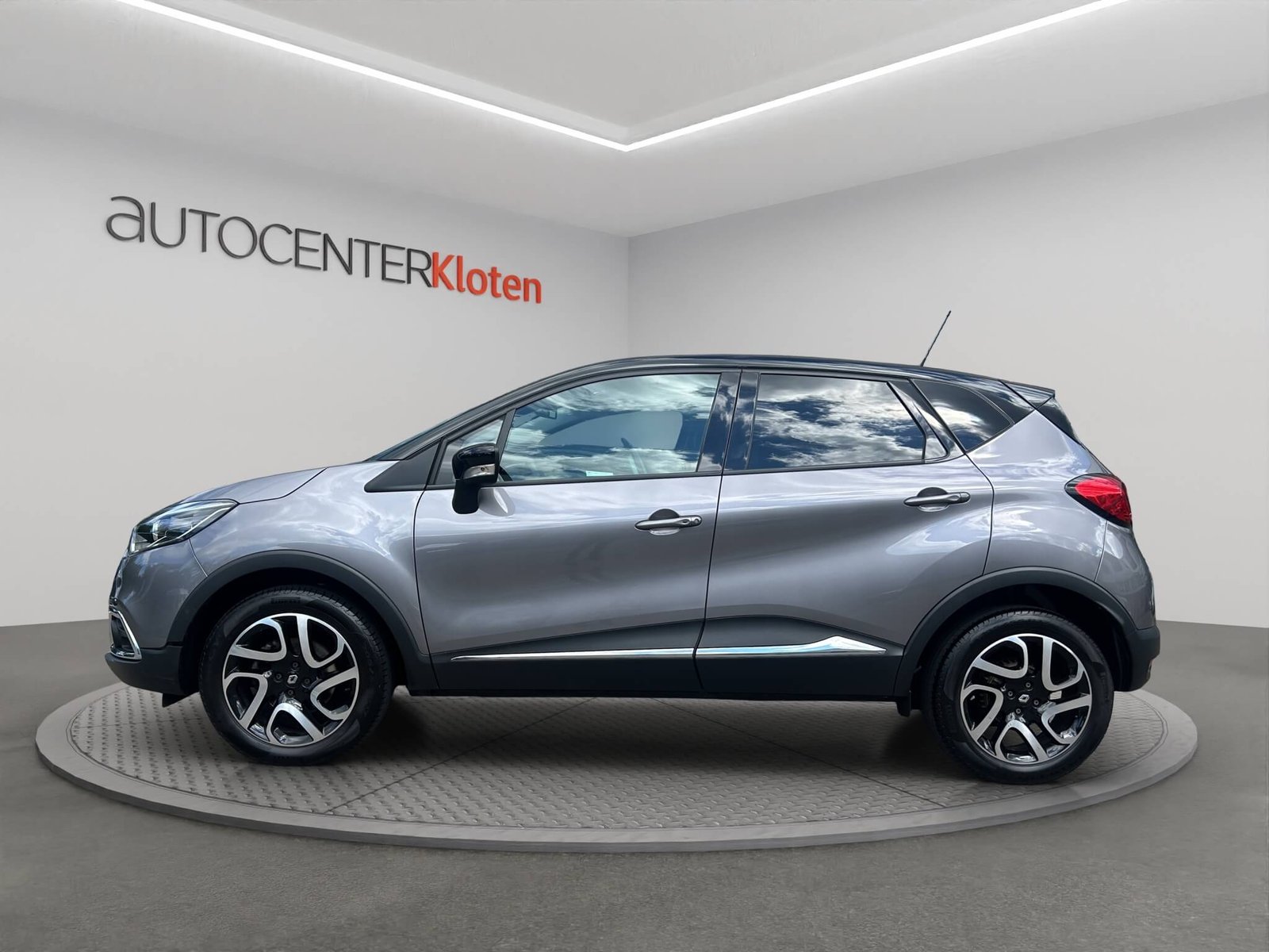 RENAULT Captur 1.2 TCe Swiss Ed. EDC S/S, Benzina, Occasioni / Usate, Automatico - 3