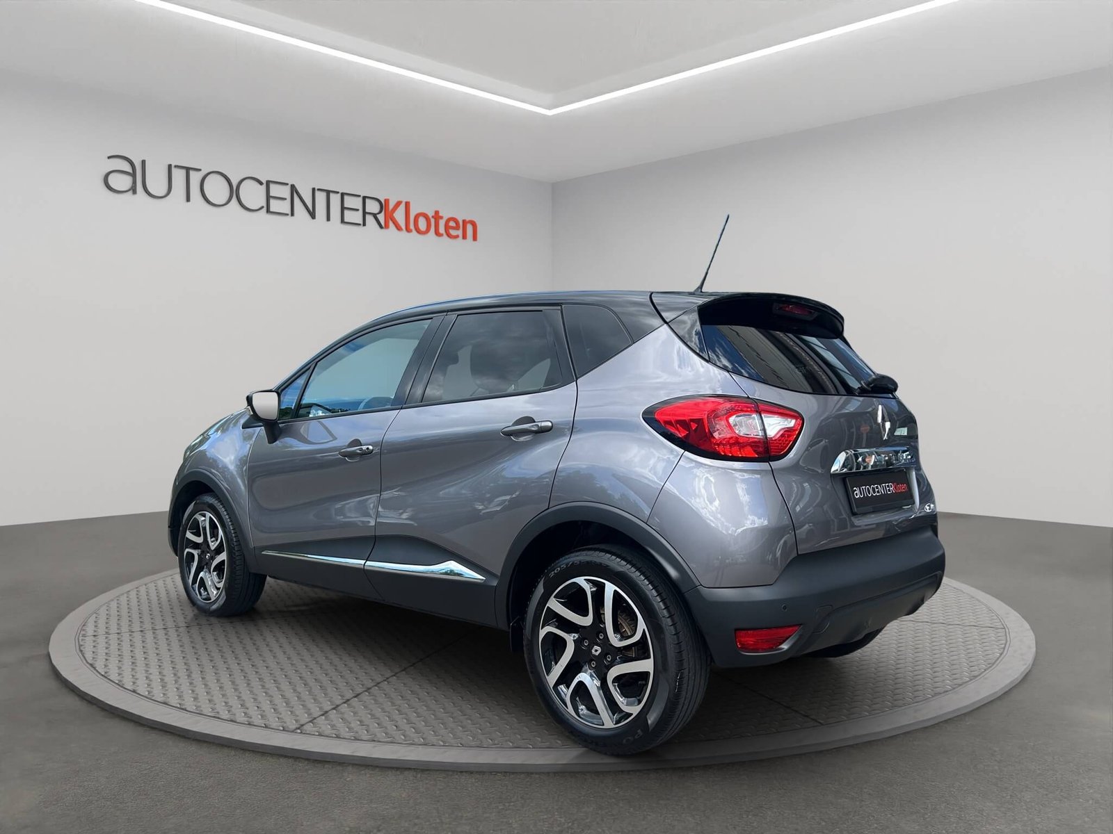RENAULT Captur 1.2 TCe Swiss Ed. EDC S/S, Benzina, Occasioni / Usate, Automatico - 4