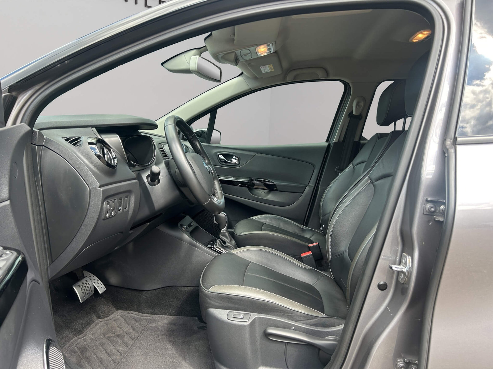 RENAULT Captur 1.2 TCe Swiss Ed. EDC S/S, Benzina, Occasioni / Usate, Automatico - 7