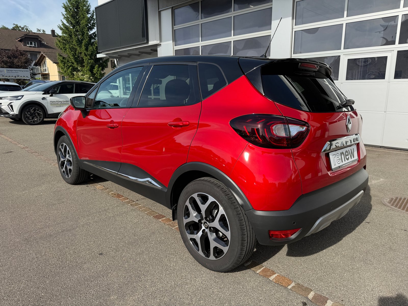RENAULT Captur 1.2 TCe Intens EDC S/S, Benzin, Occasion / Gebraucht, Automatik - 2