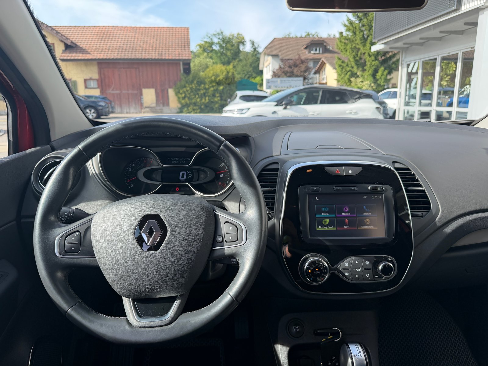 RENAULT Captur 1.2 TCe Intens EDC S/S, Benzin, Occasion / Gebraucht, Automatik - 5