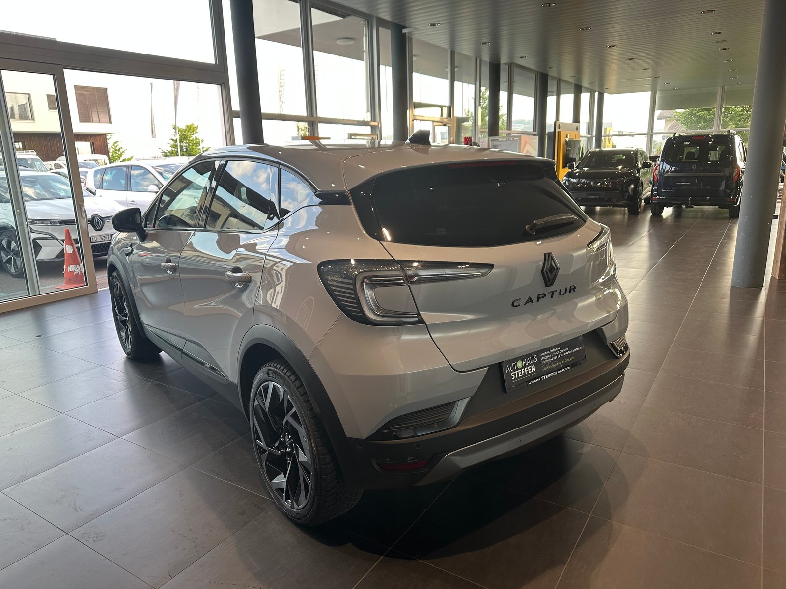 RENAULT Captur 1.3 TCe Esprit Alpine EDC, Hybride Léger Essence/Électricité, Occasion / Utilisé, Automatique - 6