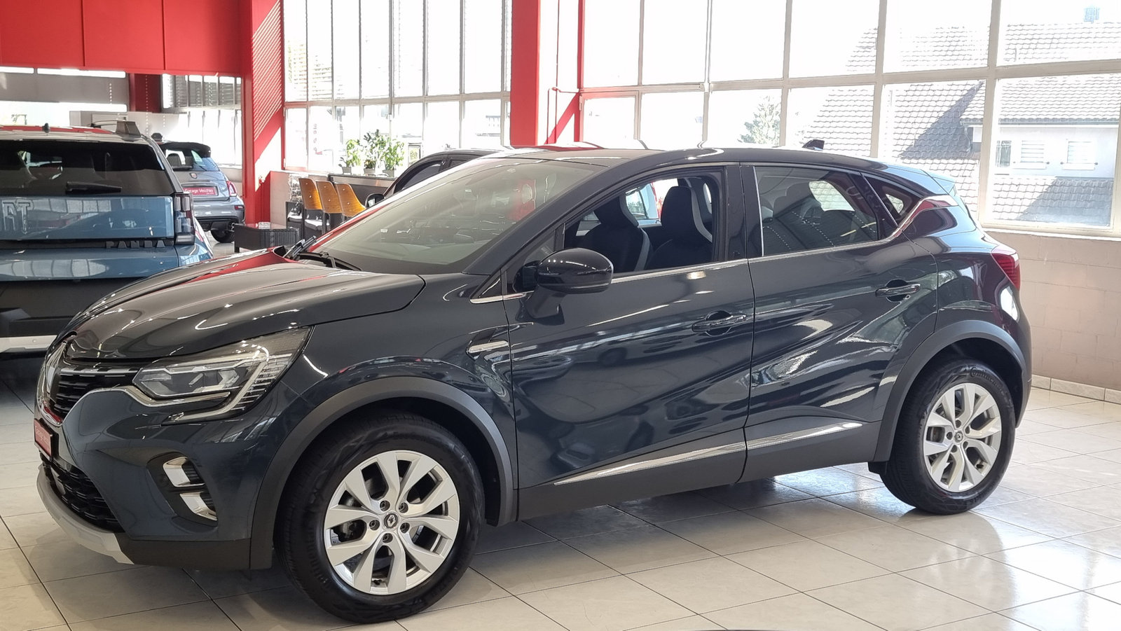 RENAULT Captur 1.3 TCe Intens EDC, Petrol, Second hand / Used, Automatic - 2
