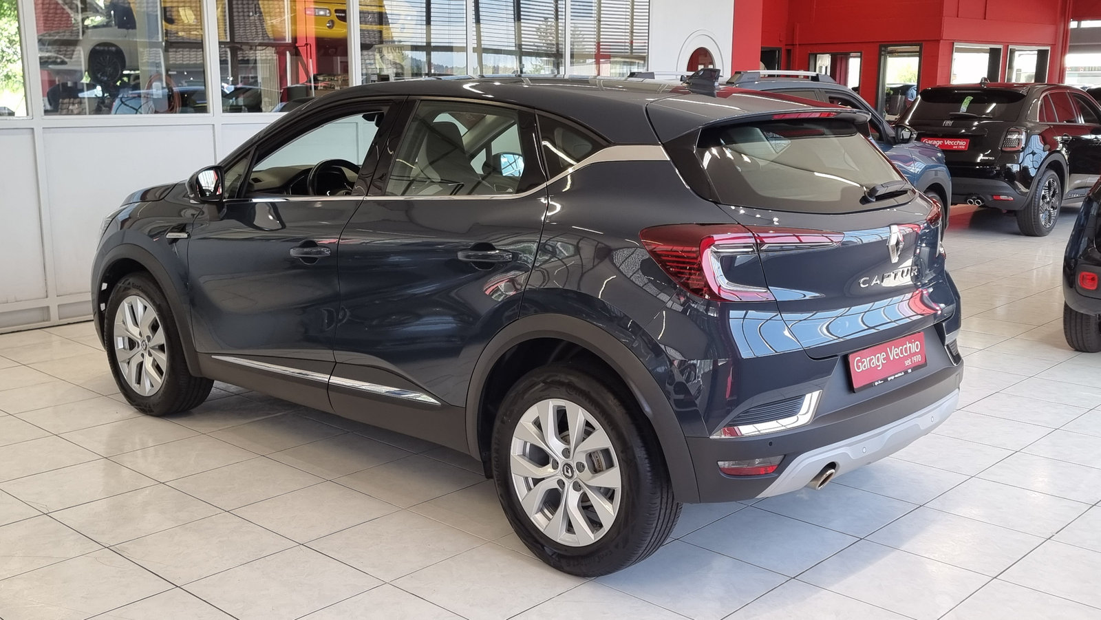 RENAULT Captur 1.3 TCe Intens EDC, Petrol, Second hand / Used, Automatic - 4