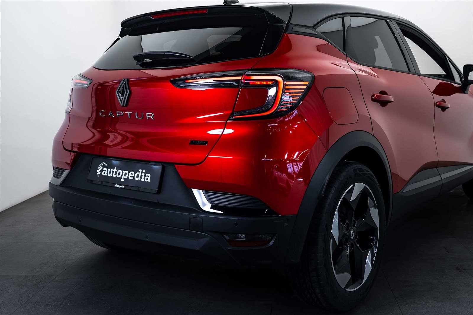 RENAULT Captur 1.8 E-Tech 160 Techno DHT-Automat, Full-Hybrid Petrol/Electric, Second hand / Used, Automatic - 4
