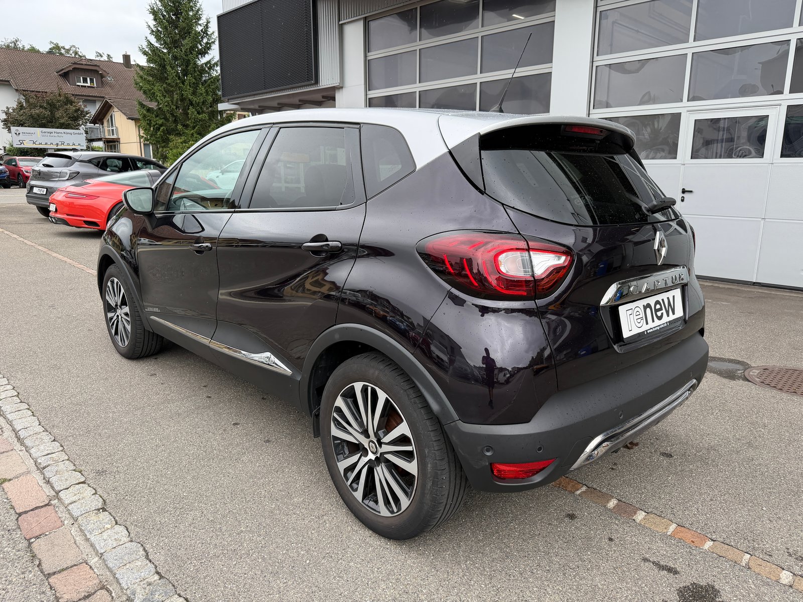 RENAULT Captur 1.3 TCe Initiale EDC S/S PF, Petrol, Second hand / Used, Automatic - 2