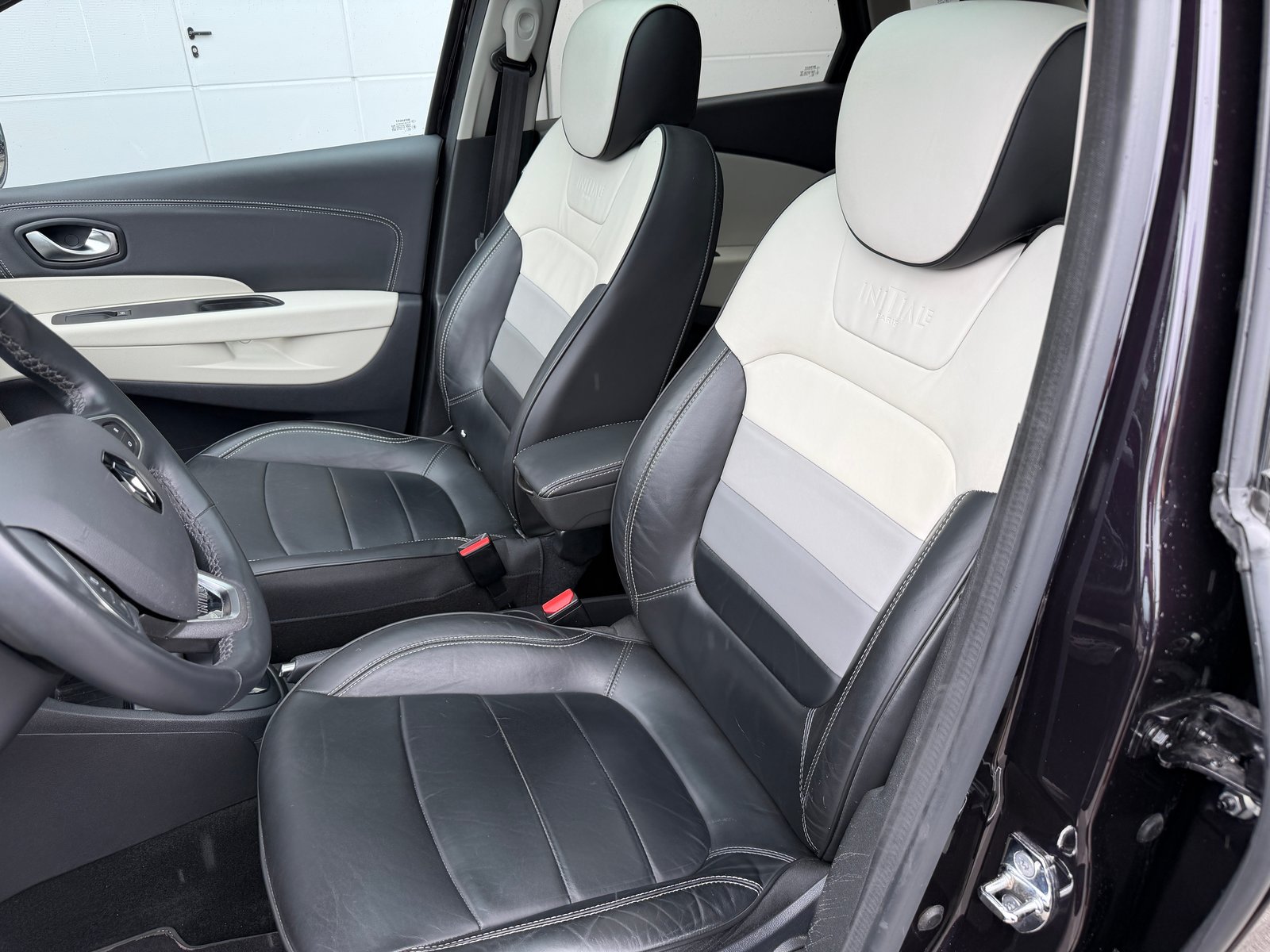 RENAULT Captur 1.3 TCe Initiale EDC S/S PF, Petrol, Second hand / Used, Automatic - 5