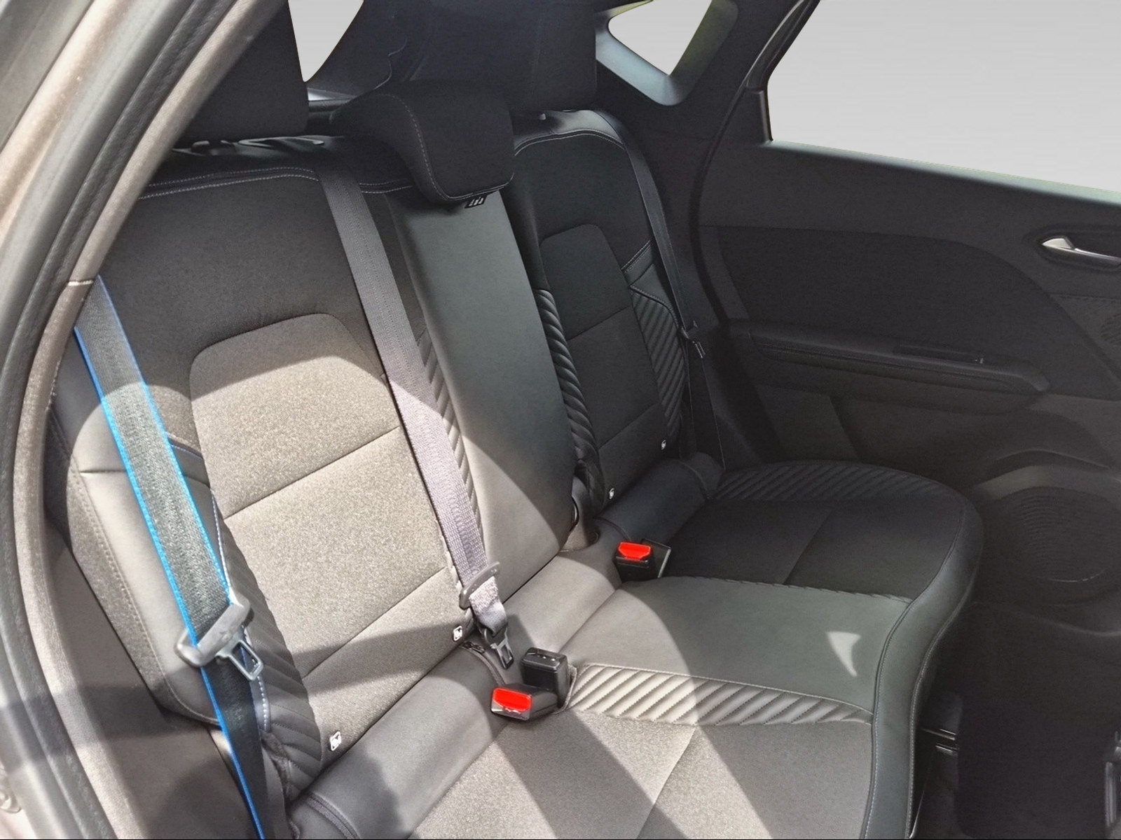 RENAULT Captur 1.3 TCe 160 esprit Alpine EDC, Hybride Léger Essence/Électricité, Occasion / Utilisé, Automatique - 7