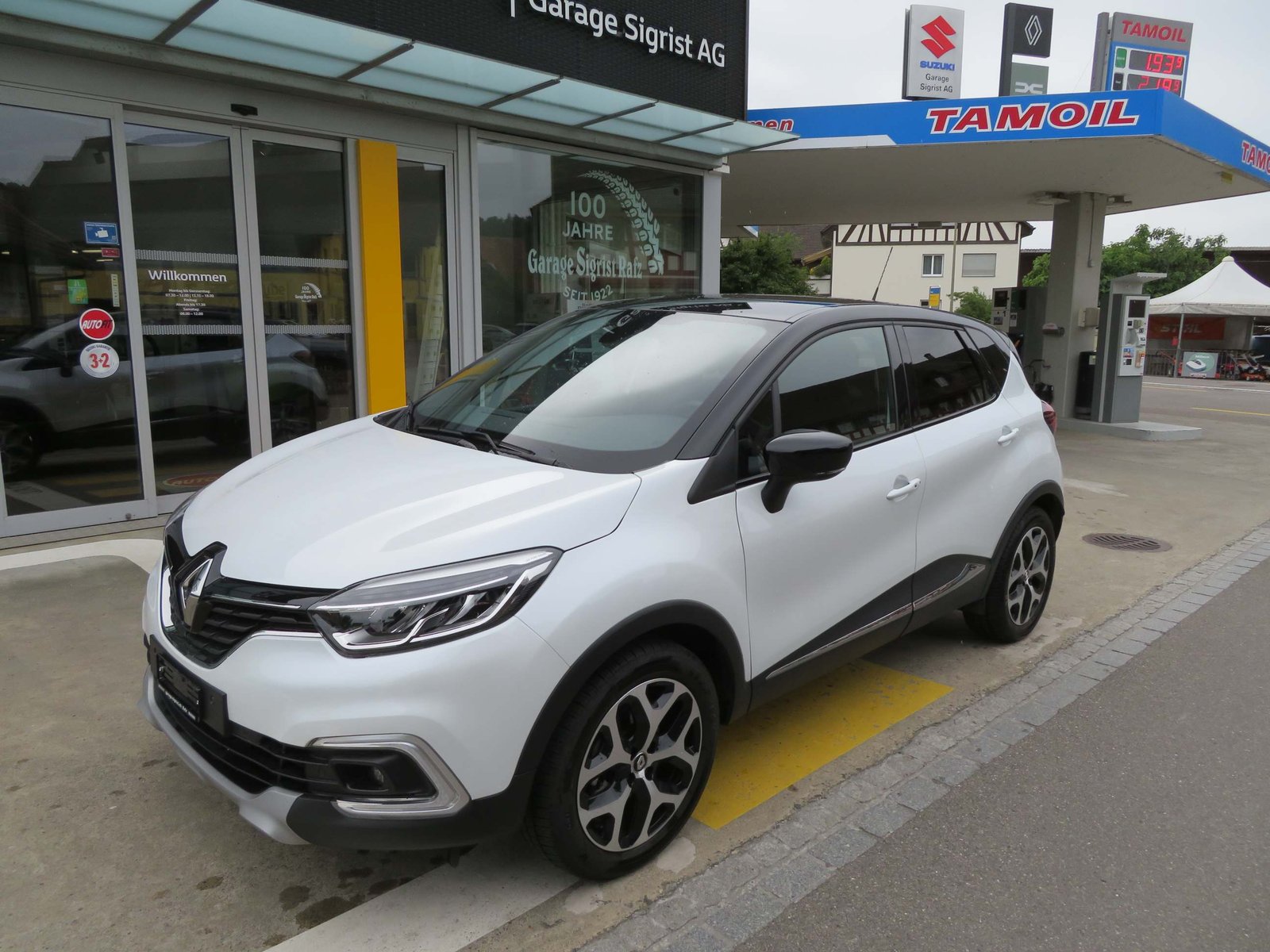 RENAULT Captur 1.3 TCe Intens EDC S/S PF, Benzin, Occasion / Gebraucht, Automatik - 2