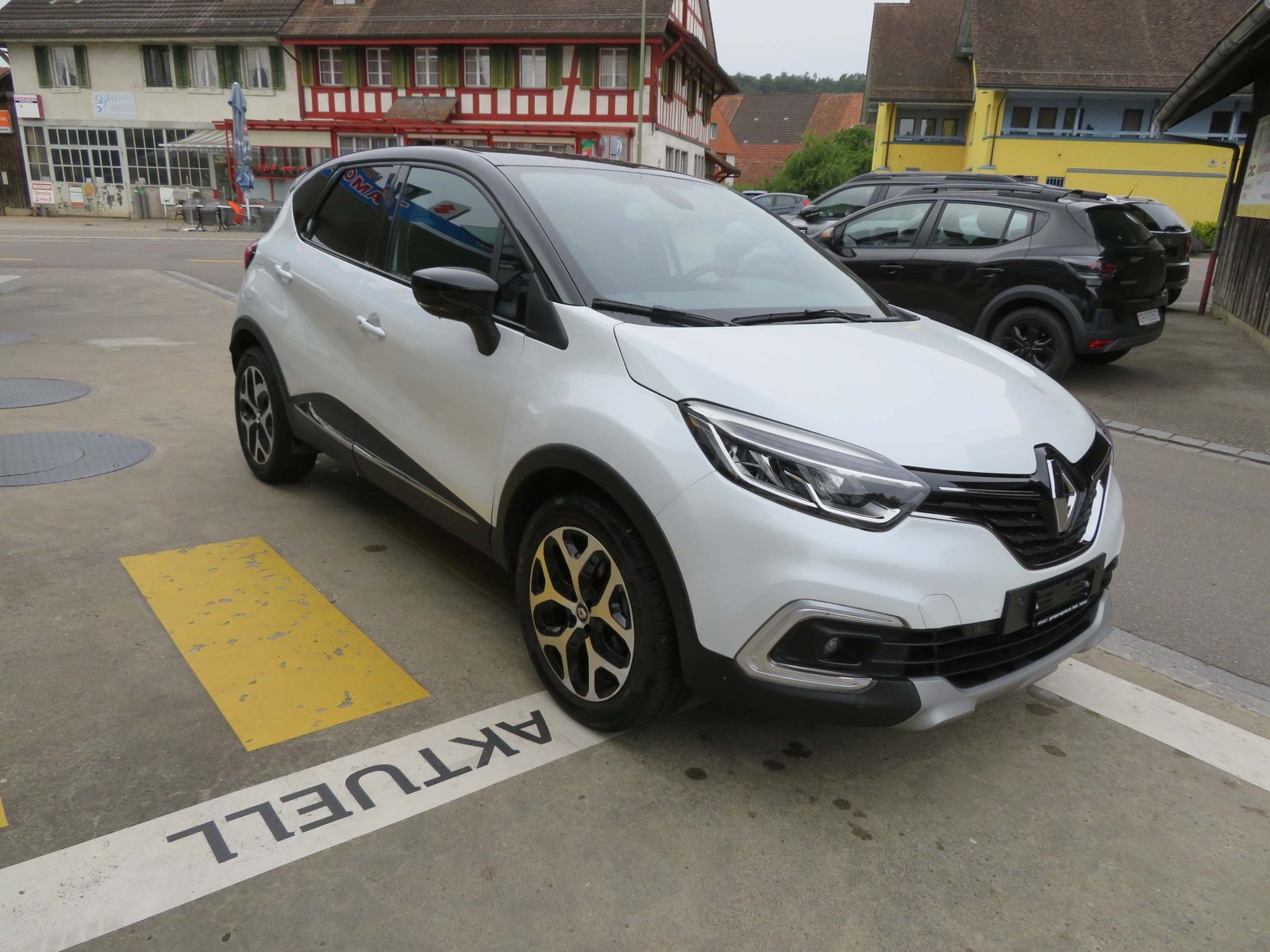 RENAULT Captur 1.3 TCe Intens EDC S/S PF, Benzin, Occasion / Gebraucht, Automatik - 4