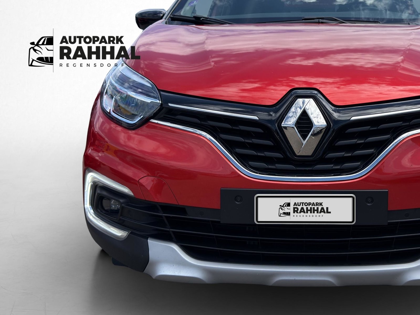 RENAULT Captur 1.3 TCe Intens EDC S/S PF, Petrol, Second hand / Used, Automatic - 3