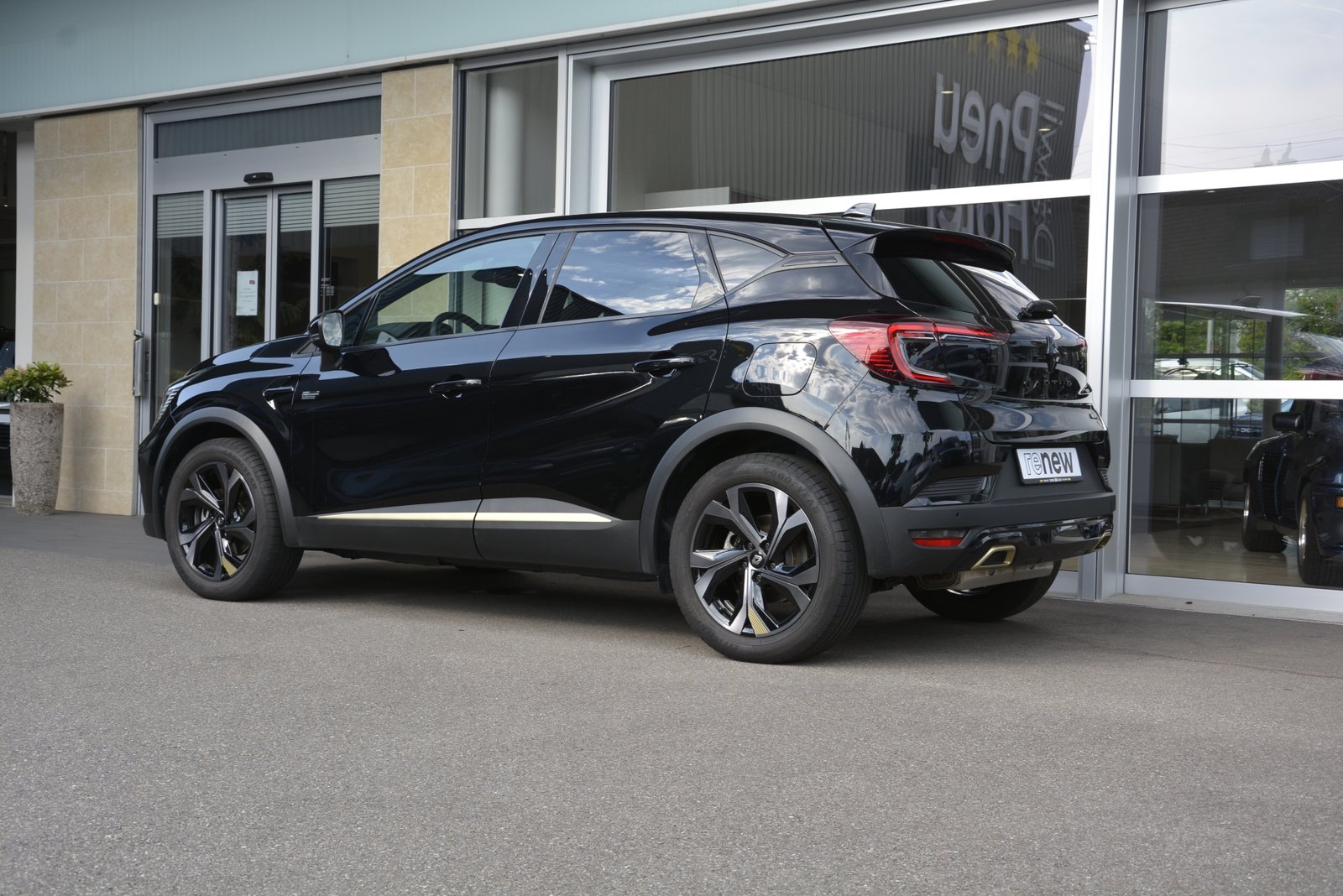 RENAULT Captur 1.6 E-Tech Plug-in Engineered, Plug-in-Hybrid Benzina/Elettrica, Occasioni / Usate, Automatico - 4