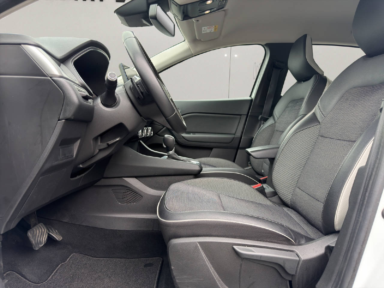 RENAULT Captur 1.3 TCe Intens EDC, Petrol, Second hand / Used, Automatic - 4