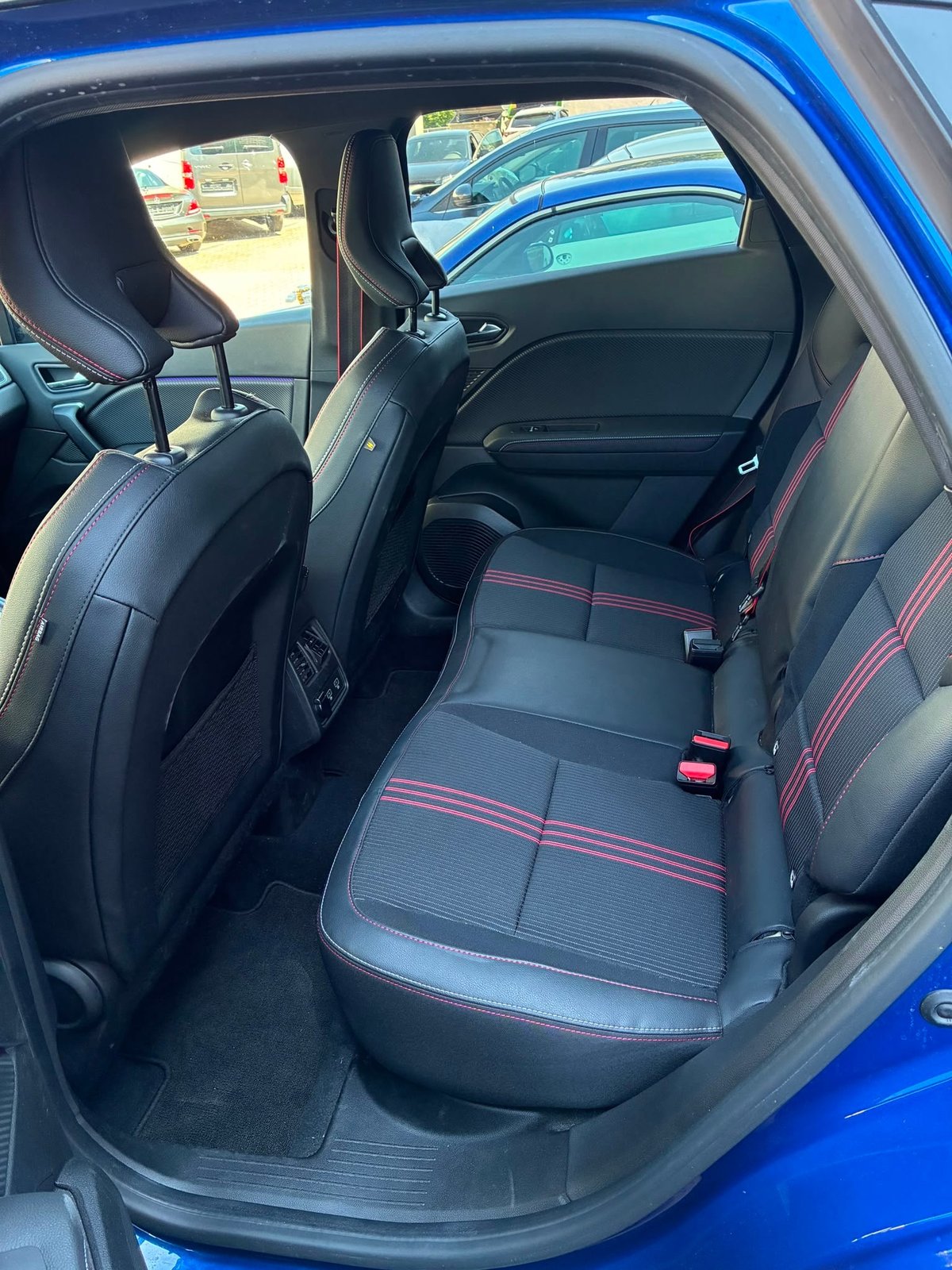 RENAULT Captur 1.3 TCe EDC R.S.Line, Mild-Hybrid Petrol/Electric, Second hand / Used, Automatic - 7