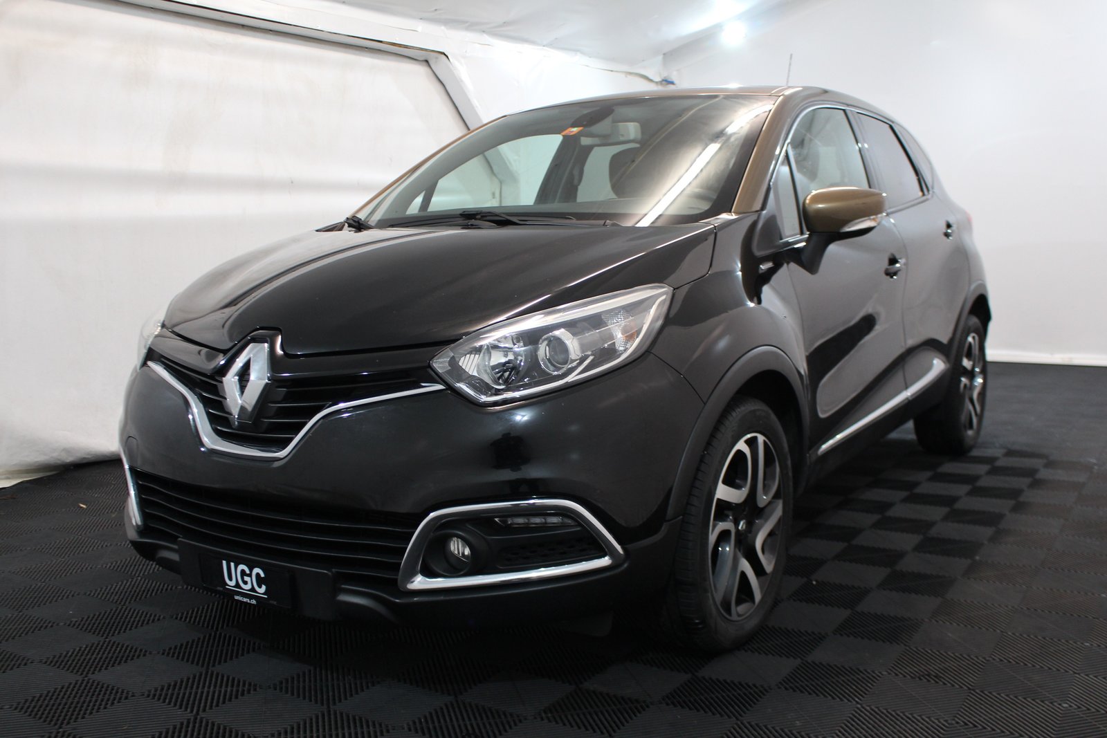 RENAULT Captur 1.2 TCe Privilege EDC S/S, Essence, Occasion / Utilisé, Automatique - 3