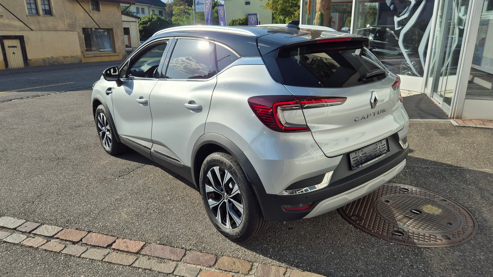 RENAULT Captur 1.6 E-Tech145 Evol, Full-Hybrid Petrol/Electric, Second hand / Used, Automatic - 2