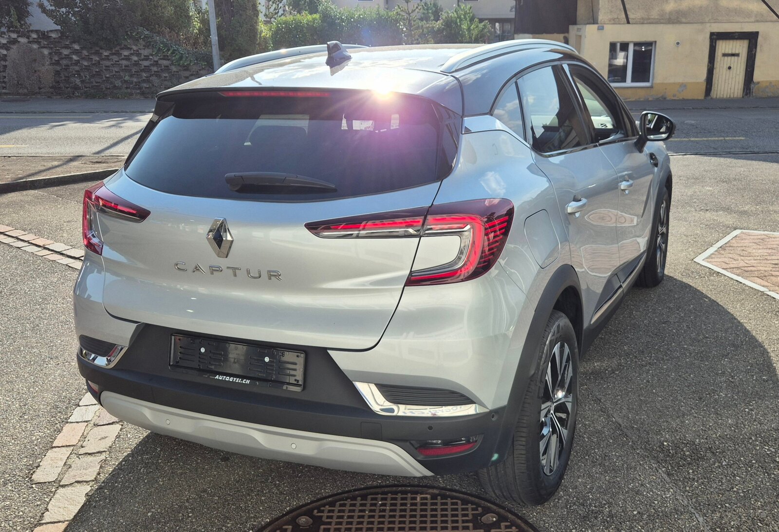 RENAULT Captur 1.6 E-Tech145 Evol, Full-Hybrid Petrol/Electric, Second hand / Used, Automatic - 3