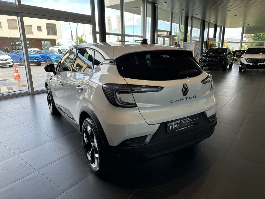 RENAULT Captur 1.3 TCe Techno, Mild-Hybrid Petrol/Electric, Second hand / Used, Manual - 5