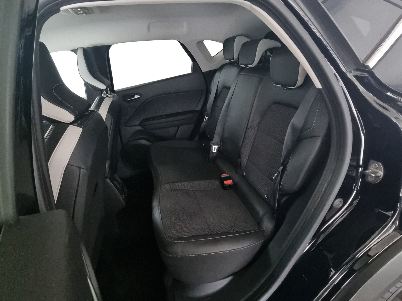 RENAULT Captur 1.3 TCe 140 Zen EDC, Benzin, Occasion / Gebraucht, Automatik - 7
