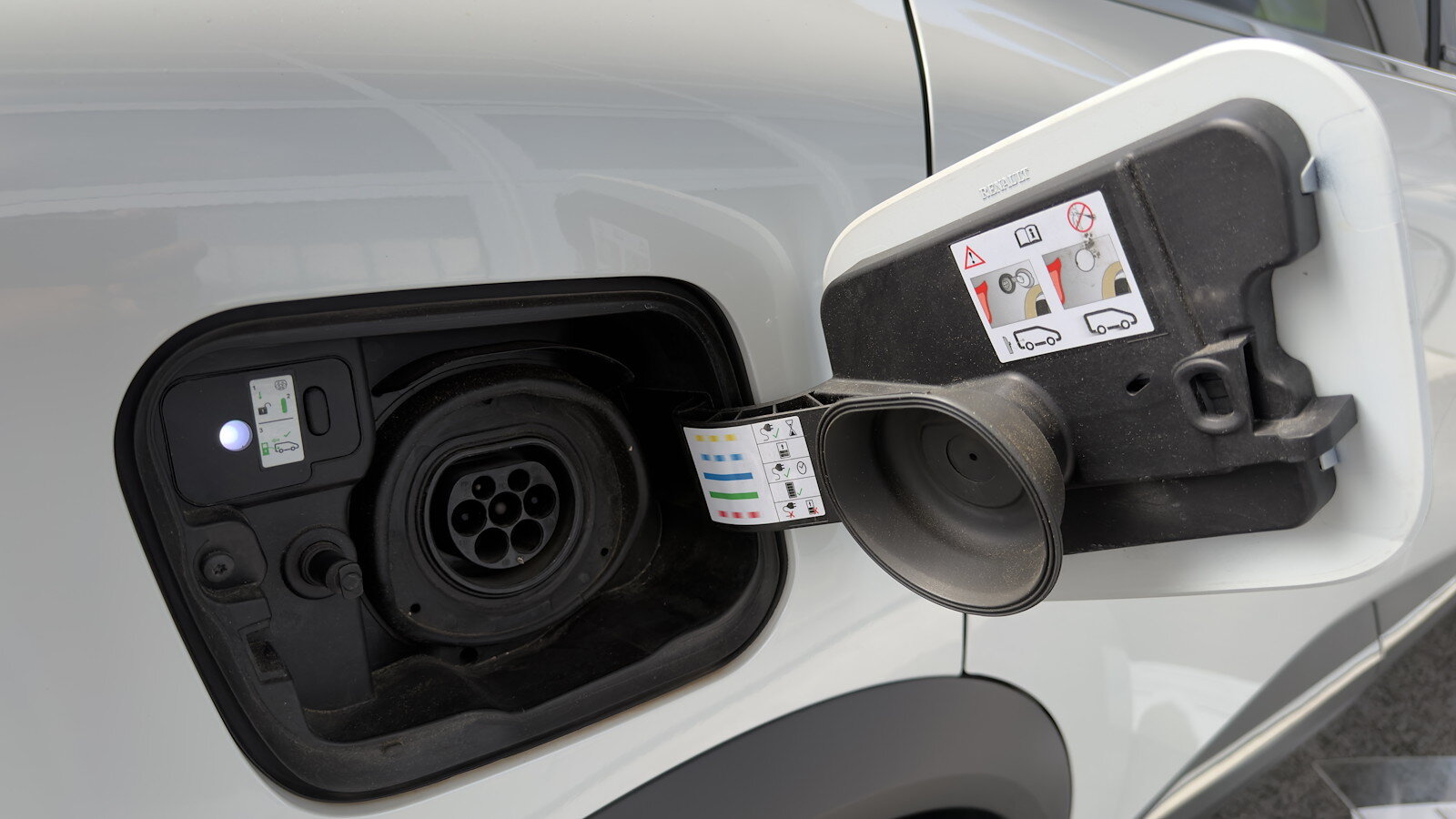 RENAULT Captur 1.6 E-Tech Plug-in Edition One, Plug-in-Hybrid Benzina/Elettrica, Occasioni / Usate, Automatico - 6