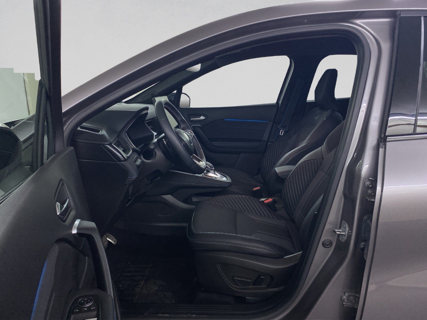 RENAULT Captur 1.3 TCe Esprit Alpine EDC, Mild-Hybrid Benzin/Elektro, Occasion / Gebraucht, Automatik - 7