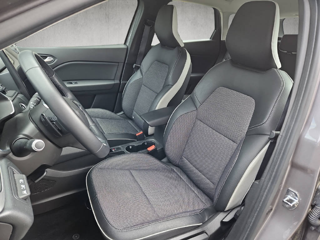 RENAULT Captur 1.3 TCe 140 Intens EDC, Mild-Hybrid Petrol/Electric, Second hand / Used, Automatic - 5