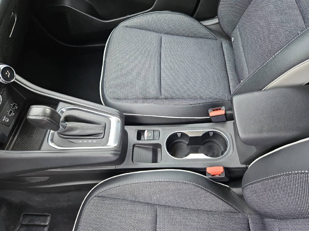 RENAULT Captur 1.3 TCe 140 Intens EDC, Mild-Hybrid Petrol/Electric, Second hand / Used, Automatic - 7