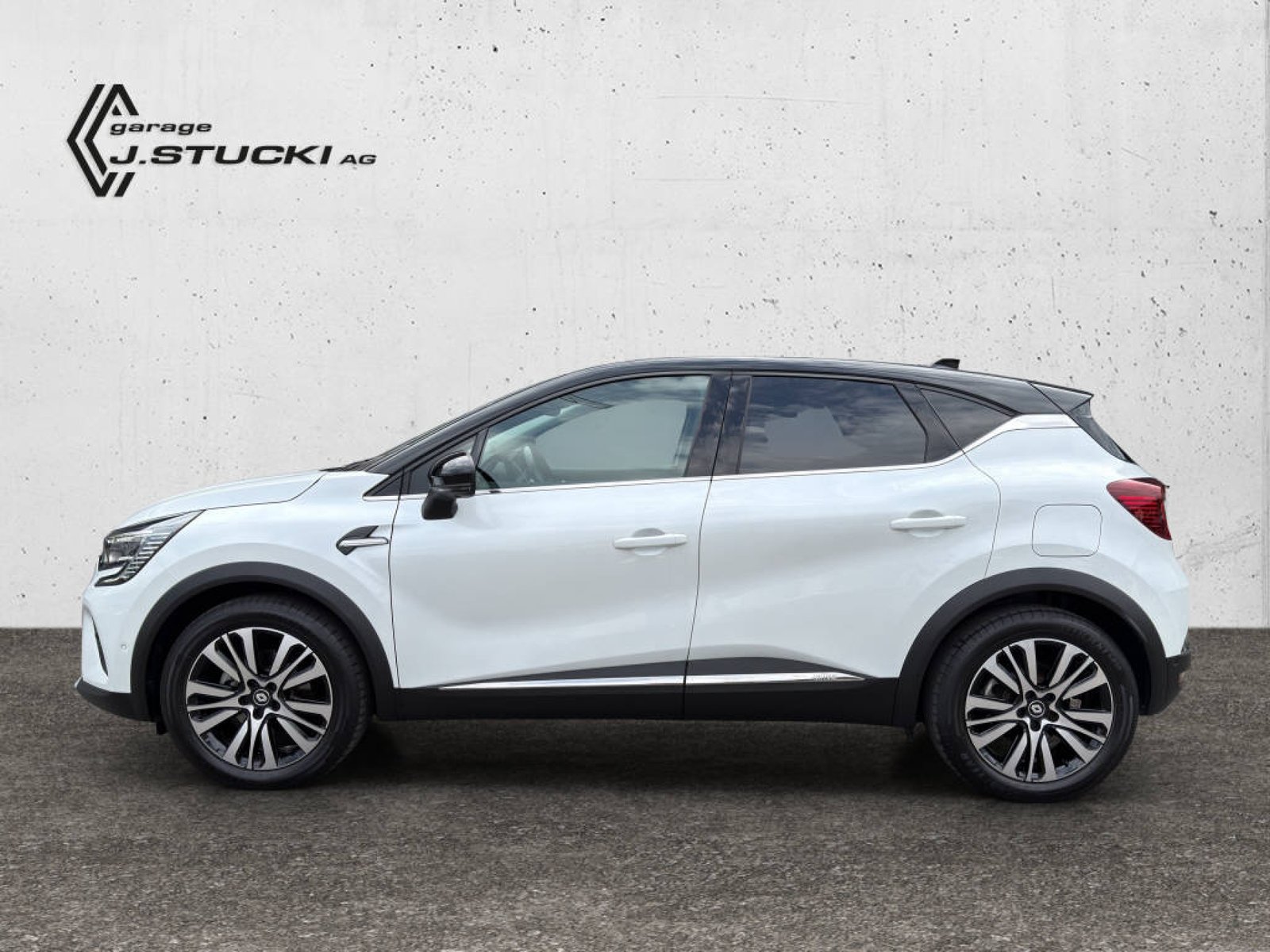 RENAULT Captur E-TECH 1.6 Plug-in Hybrid Initiale Paris, Plug-in-Hybrid Petrol/Electric, Second hand / Used, Automatic - 2