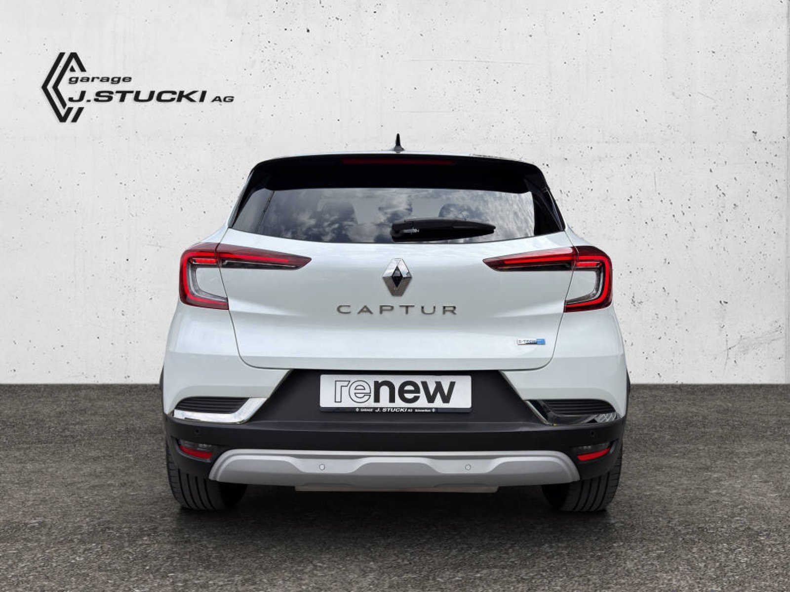 RENAULT Captur E-TECH 1.6 Plug-in Hybrid Initiale Paris, Plug-in-Hybrid Petrol/Electric, Second hand / Used, Automatic - 4