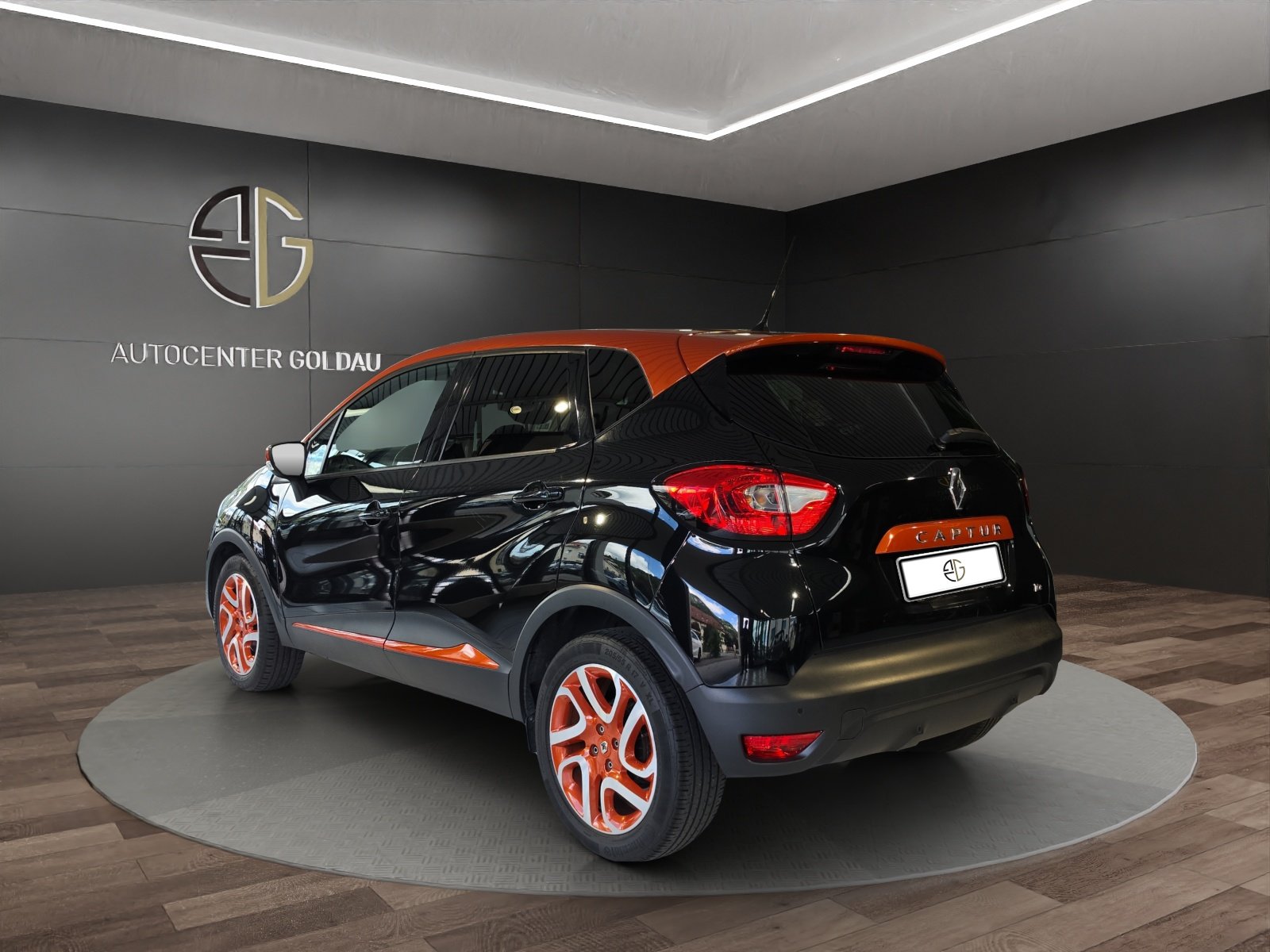 RENAULT Captur 1.2 T 16V Privilège EDC, Petrol, Second hand / Used, Automatic - 2