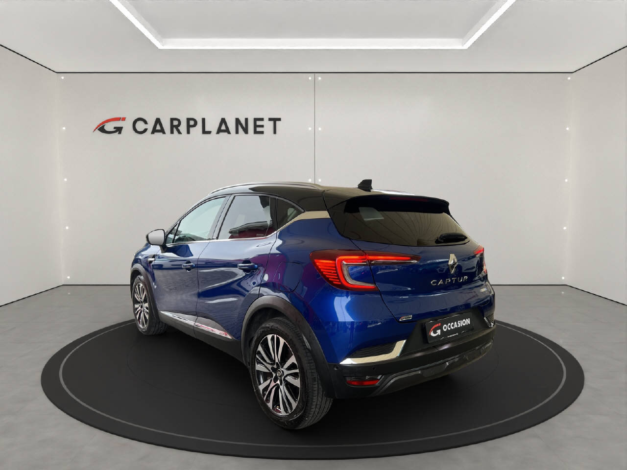 RENAULT Captur 1.6 E-Tech Plug-in Initiale, Plug-in-Hybrid Petrol/Electric, Second hand / Used, Automatic - 2