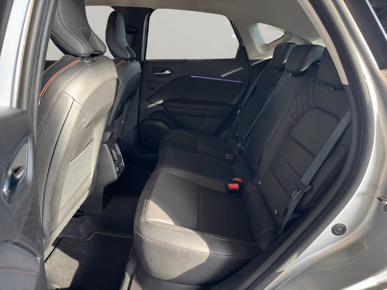 RENAULT Captur 1.3 TCe 140 Initiale EDC, Mild-Hybrid Benzin/Elektro, Occasion / Gebraucht, Automatik - 6
