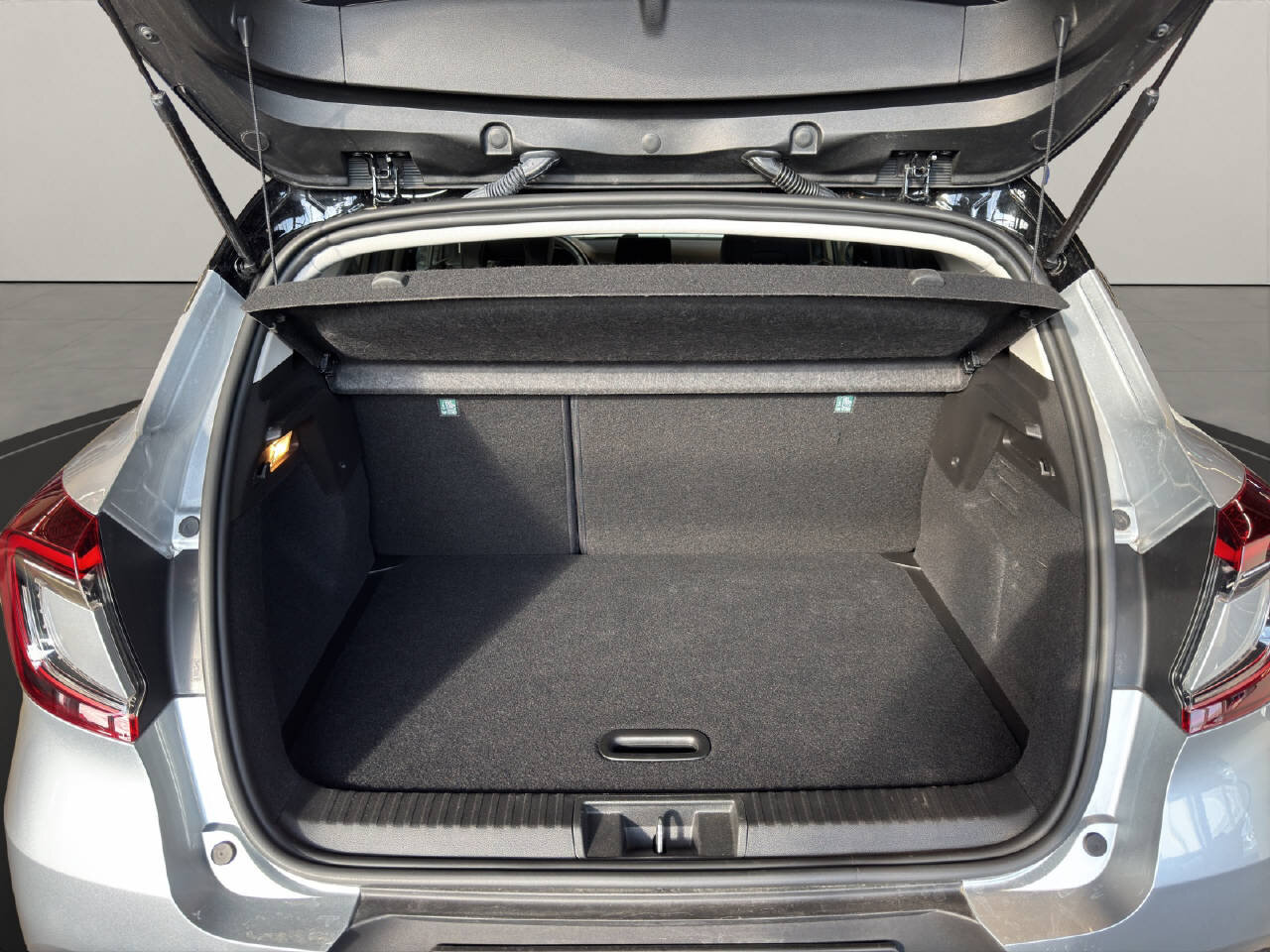 RENAULT Captur 1.3 TCe 140 Initiale EDC, Mild-Hybrid Benzin/Elektro, Occasion / Gebraucht, Automatik - 7