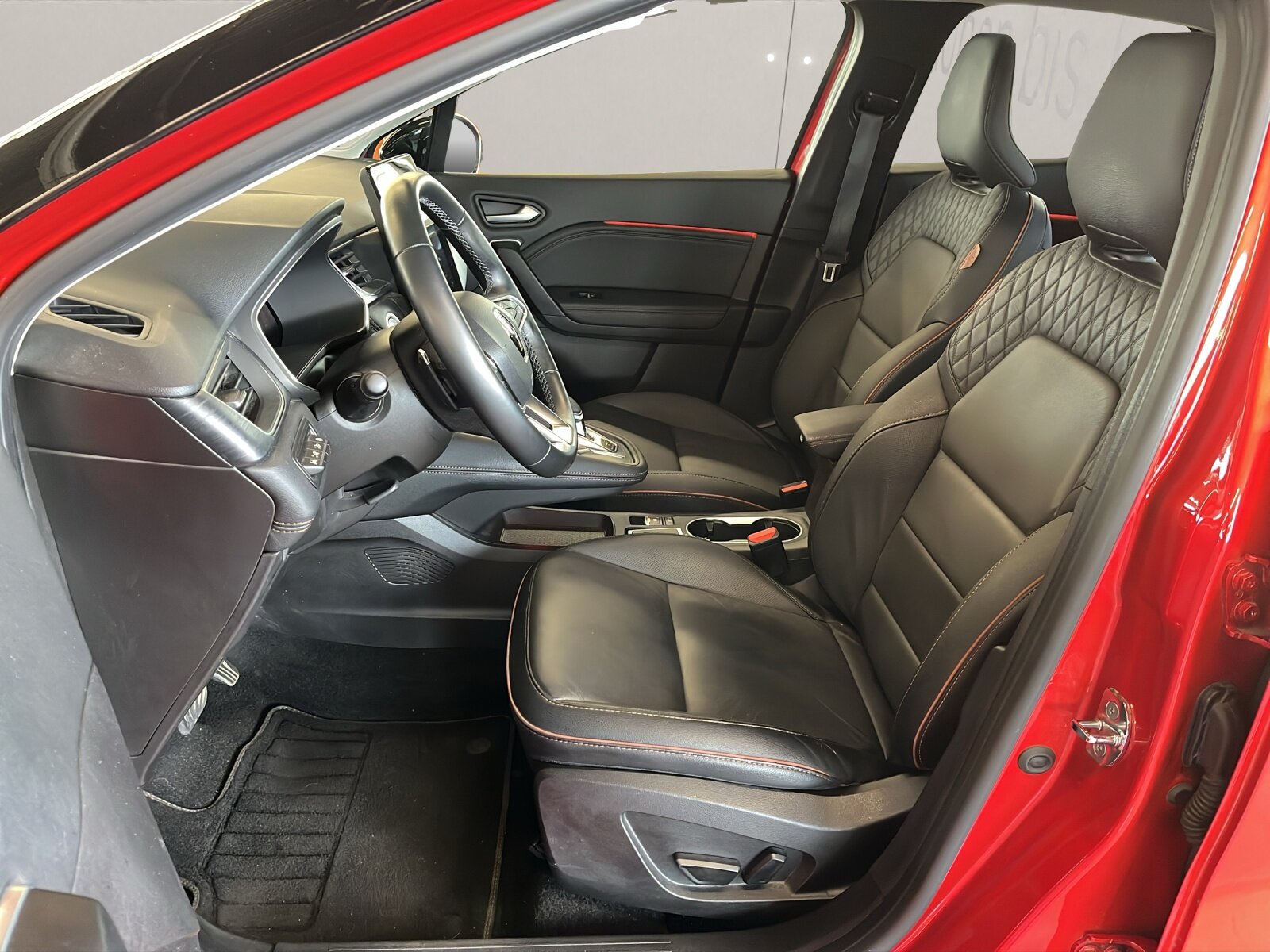 RENAULT Captur 1.3 TCe 140 Initiale EDC, Mild-Hybrid Benzin/Elektro, Occasion / Gebraucht, Automatik - 6