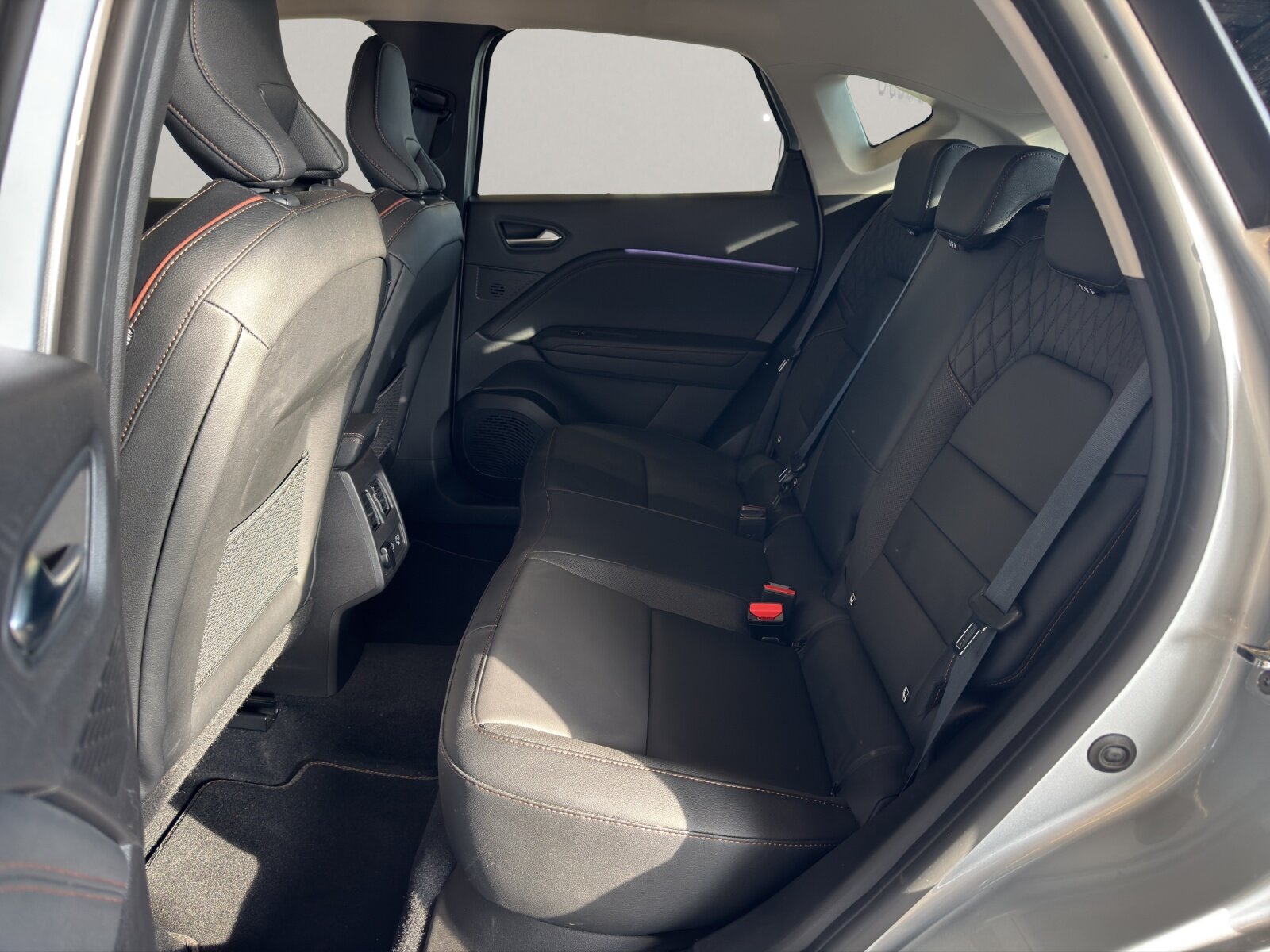 RENAULT Captur 1.3 TCe 140 Initiale EDC, Mild-Hybrid Benzin/Elektro, Occasion / Gebraucht, Automatik - 7
