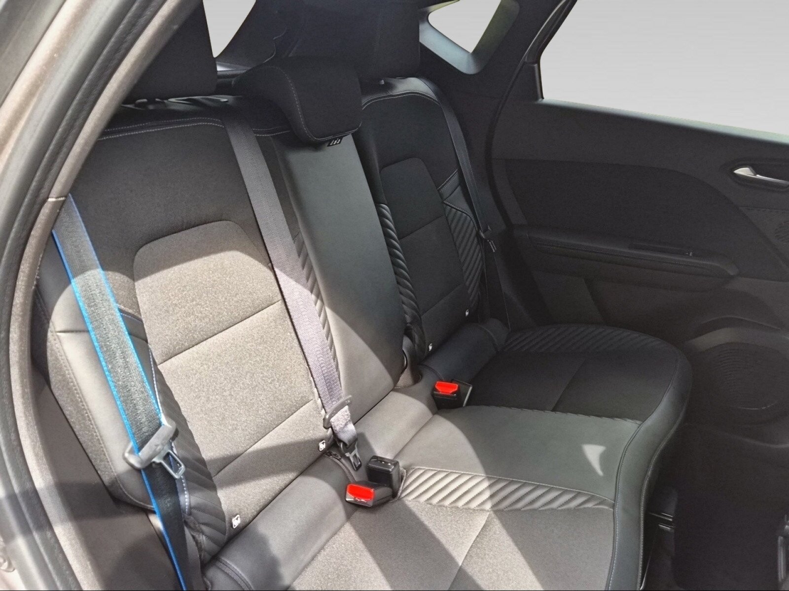 RENAULT Captur esp.Alpine m.hybrid 160, Mild-Hybrid Petrol/Electric, Second hand / Used, Automatic - 7