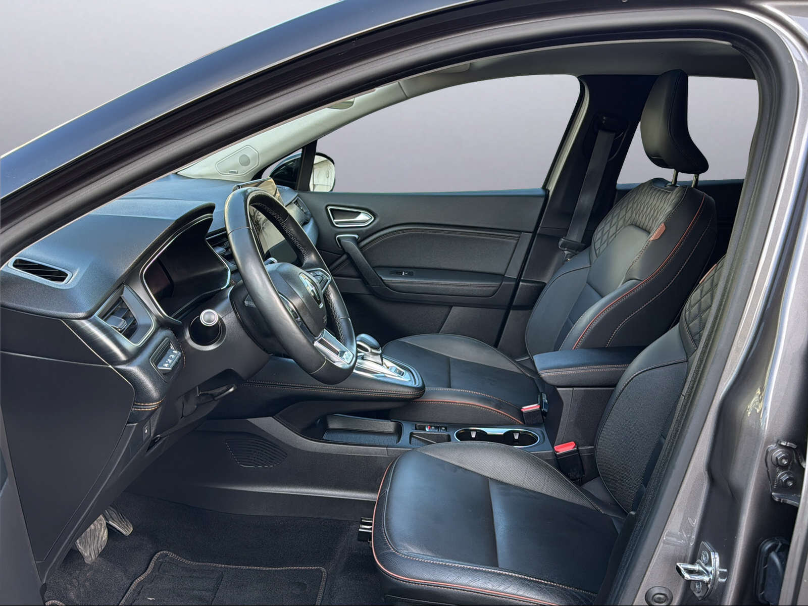 RENAULT Captur 1.6 E-Tech Plug-in Initiale, Hybride Rechargeable Essence/Électricité, Occasion / Utilisé, Automatique - 5