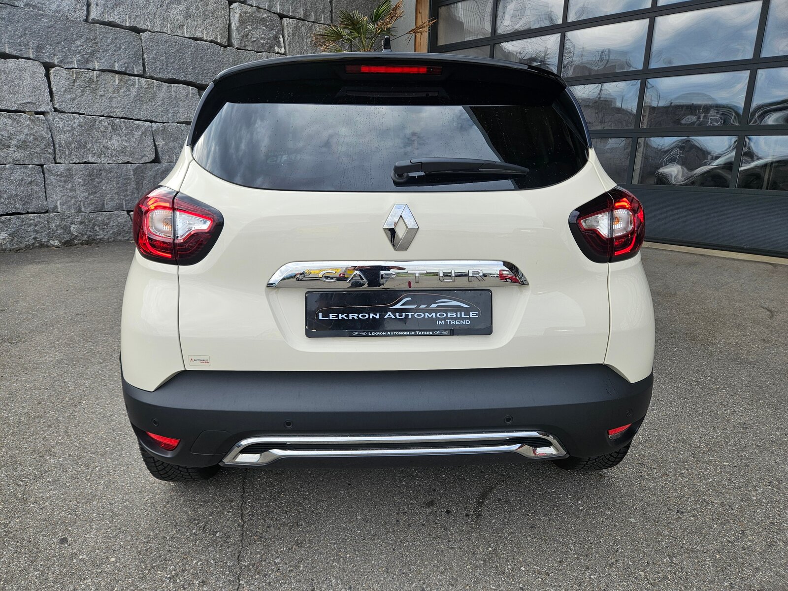 RENAULT Captur 1.2 T 16V Initiale Paris EDC, Benzina, Occasioni / Usate, Automatico - 6