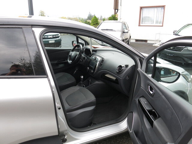 RENAULT Captur 1.2 TCe Intens S/S, Benzin, Occasion / Gebraucht, Handschaltung - 6