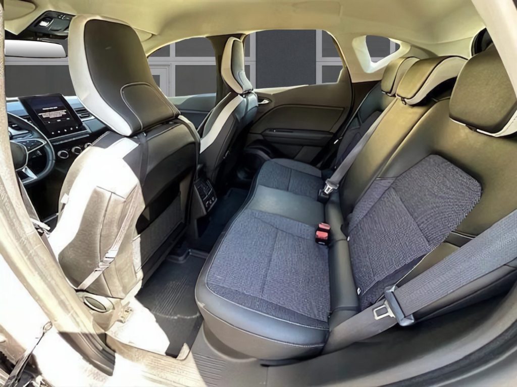 RENAULT Captur 1.3 TCe EDC Intens EDC, Mild-Hybrid Petrol/Electric, Second hand / Used, Automatic - 6