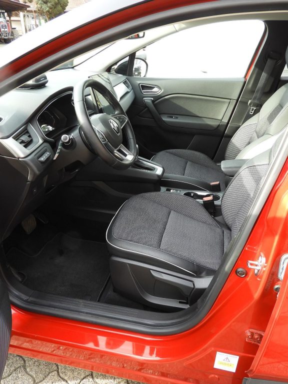 RENAULT CAPTUR 1.3 TCe 155 Edition One EDC, Petrol, Second hand / Used, Automatic - 6