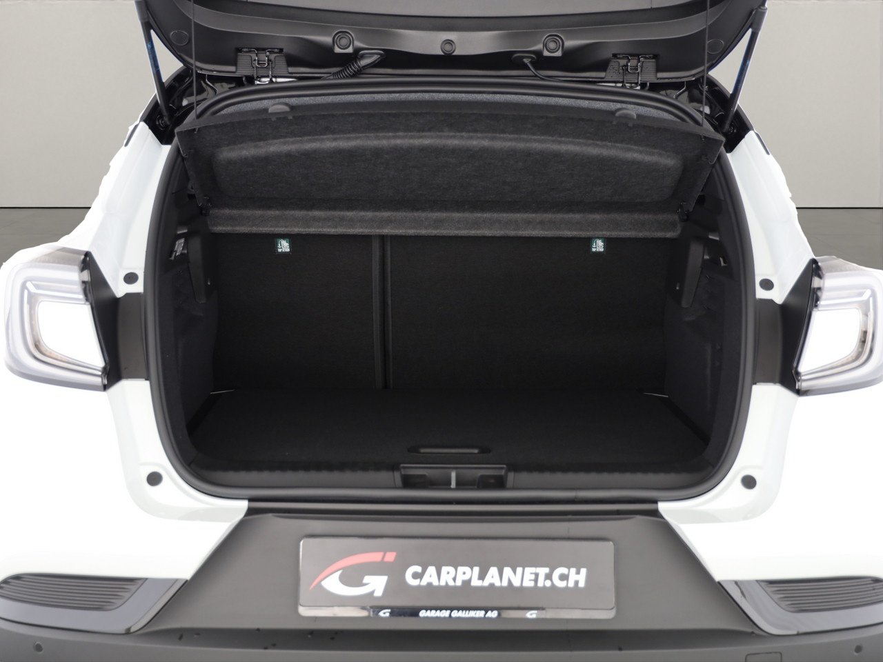 RENAULT Captur 1.8 E-Tech techno, Hybride Intégral Essence/Électricité, Voiture de démonstration, Automatique - 4