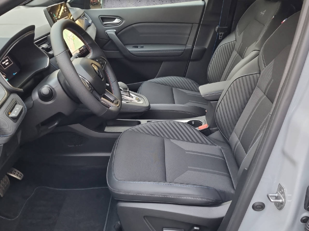 RENAULT Captur esprit Alpine full hybrid E-Tech 145, Hybride Intégral Essence/Électricité, Voiture de démonstration, Automatique - 6