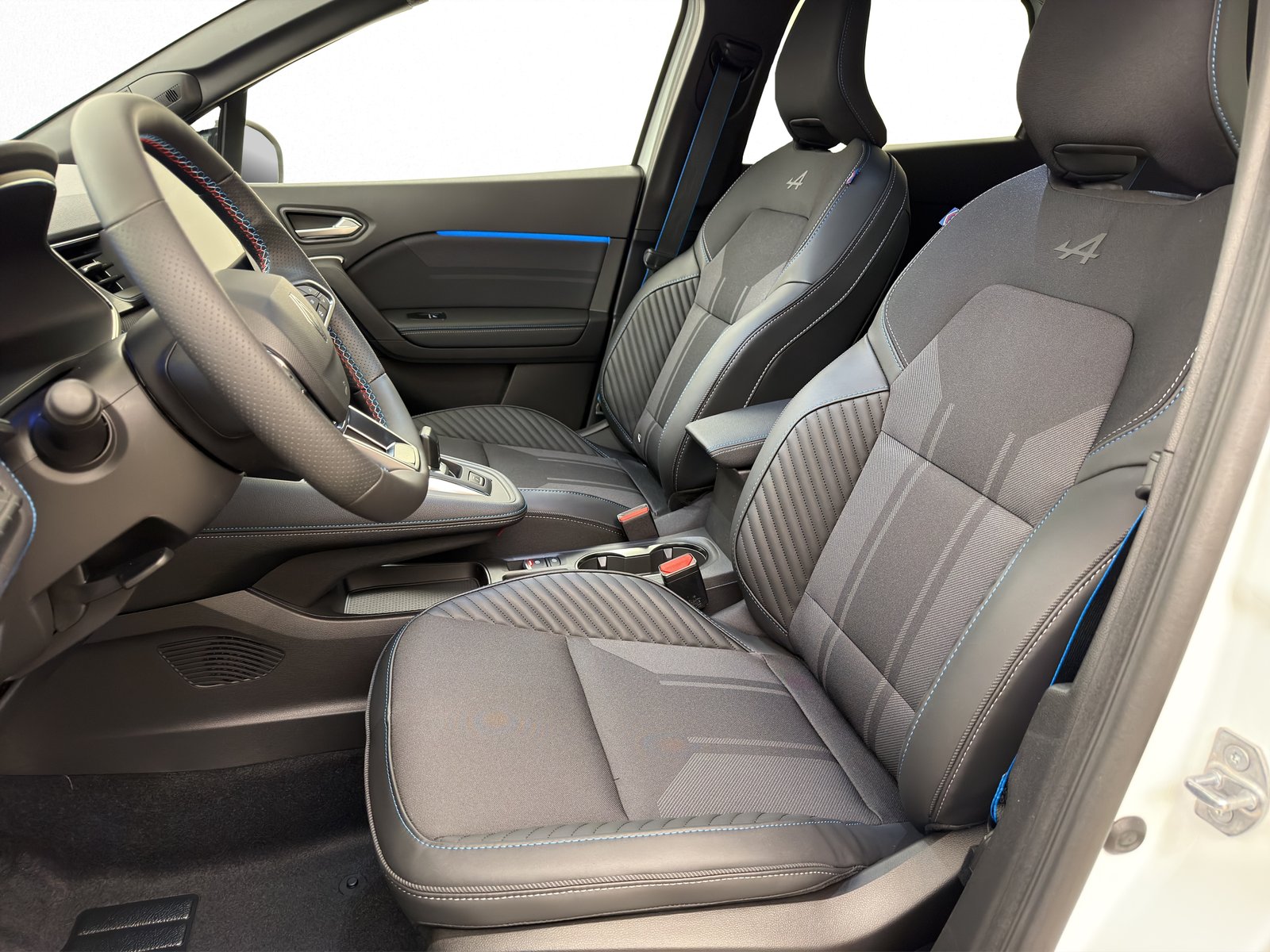 RENAULT Captur 1.8 E-Tech esprit Alpine, Voll-Hybrid Benzin/Elektro, Vorführwagen, Automatik - 2