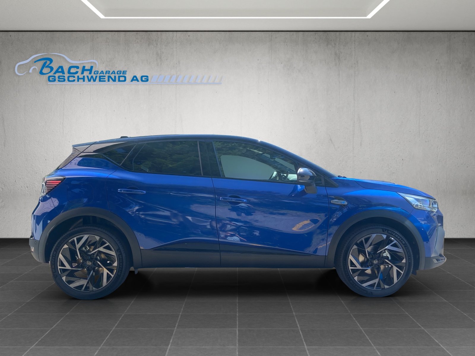 RENAULT Captur 1.3 TCe Esprit Alpine EDC, Mild-Hybrid Petrol/Electric, Ex-demonstrator, Automatic - 3
