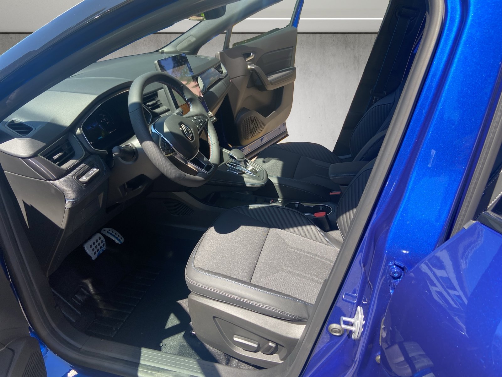 RENAULT Captur 1.3 TCe Esprit Alpine EDC, Mild-Hybrid Petrol/Electric, Ex-demonstrator, Automatic - 7
