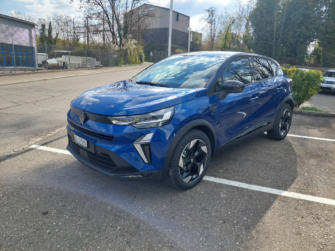 RENAULT Captur 1.8 E-Tech techno 160, Full-Hybrid Petrol/Electric, Ex-demonstrator, Automatic - 3